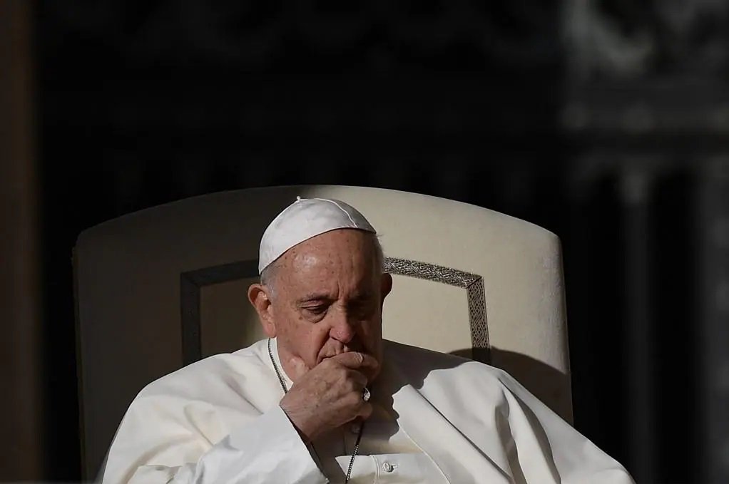 foto-papa-francisco-penumbra